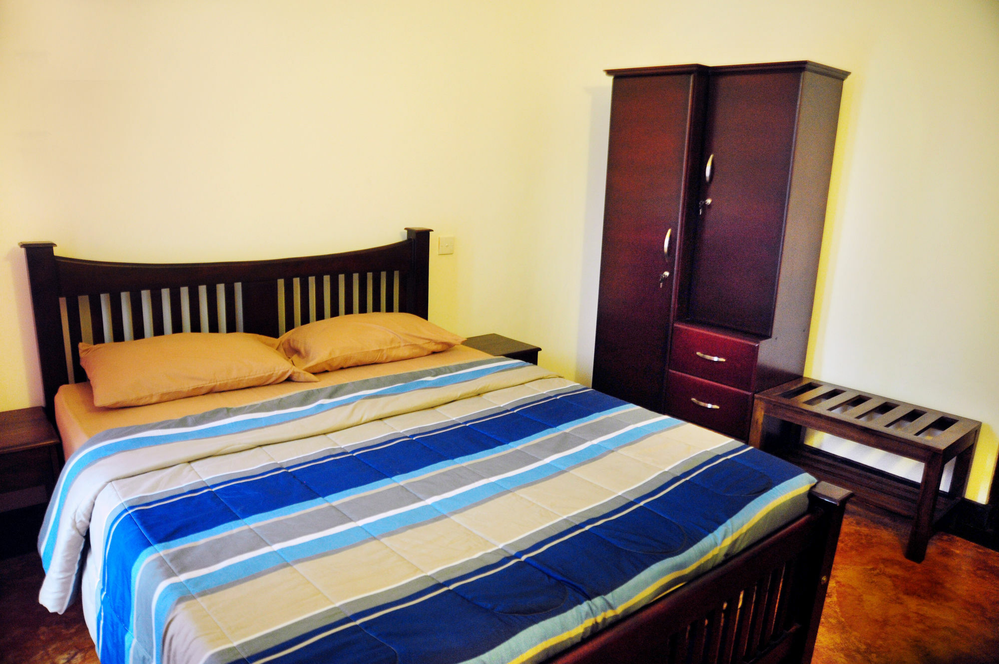 Prestige Court Residencies Hotel Dehiwala-Mount Lavinia Exterior photo